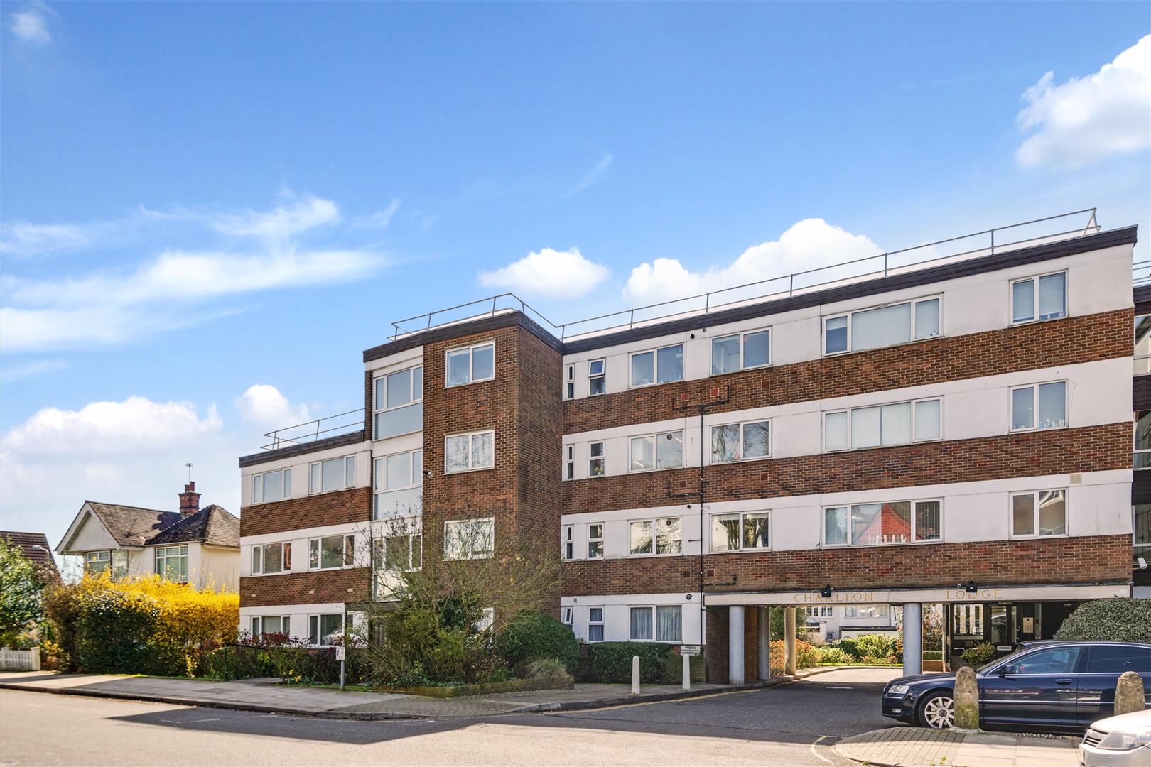 Temple Fortune Lane, London Absolute Property